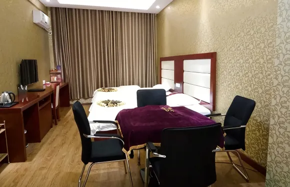 安龍家瑜大酒店
