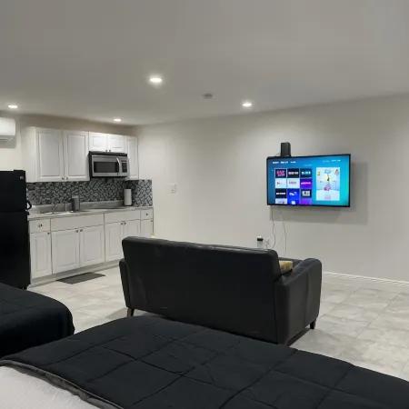 Beautiful Miami Pool Lake Studio