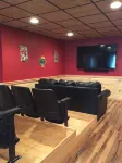 Cabin Sleeps 8 w/ 2 King Suites, Theater/Hot Tub/Pool Table, Small Dog Friendly! - Chalets