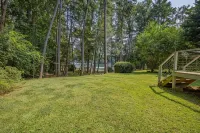 Lake Hartwell - House w/dock, screened in porch and firepit - 3-Star