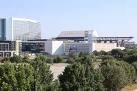 Cowboy's Condo/ Steps to Stadium - 4-Star