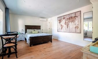 Beautiful 1 Bedroom, 1 Bathroom in Medford with WiFi and AC