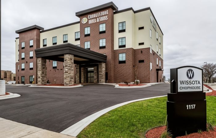 Cobblestone Hotel & Suites - Stevens Point