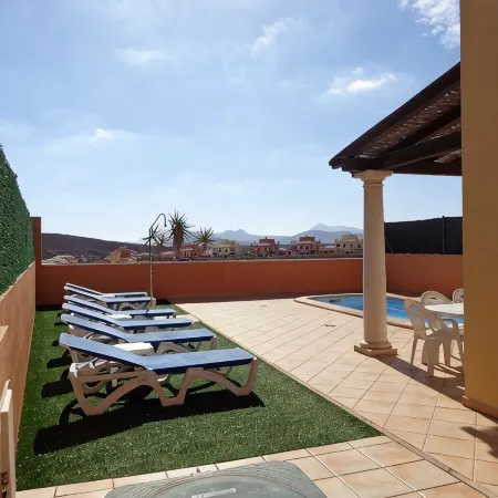Spacious Family Villa, Private Heated Swimming Pool & Superfast Fibre Internet