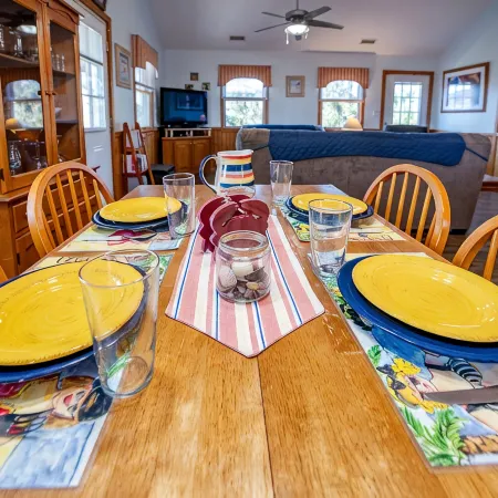 Waterfront, Dog friendly, & private boat ramp