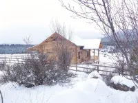 Authentic Quaint Log Cabin w/ Stellar Views & Hot Tub - Chalets