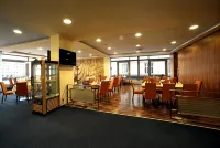 Hotel Central - Breakfast