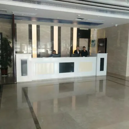 Yanggu Yingshanhong Hotel