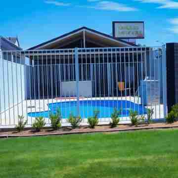 Oasis Motel Hotel Exterior