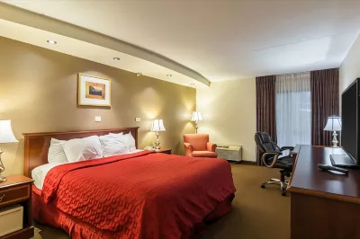 Plaza Inn & Suites