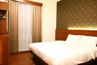 The Peak Villa Unit B1 (4 Bedrooms) Hotels near Pura Dhali Agrahita