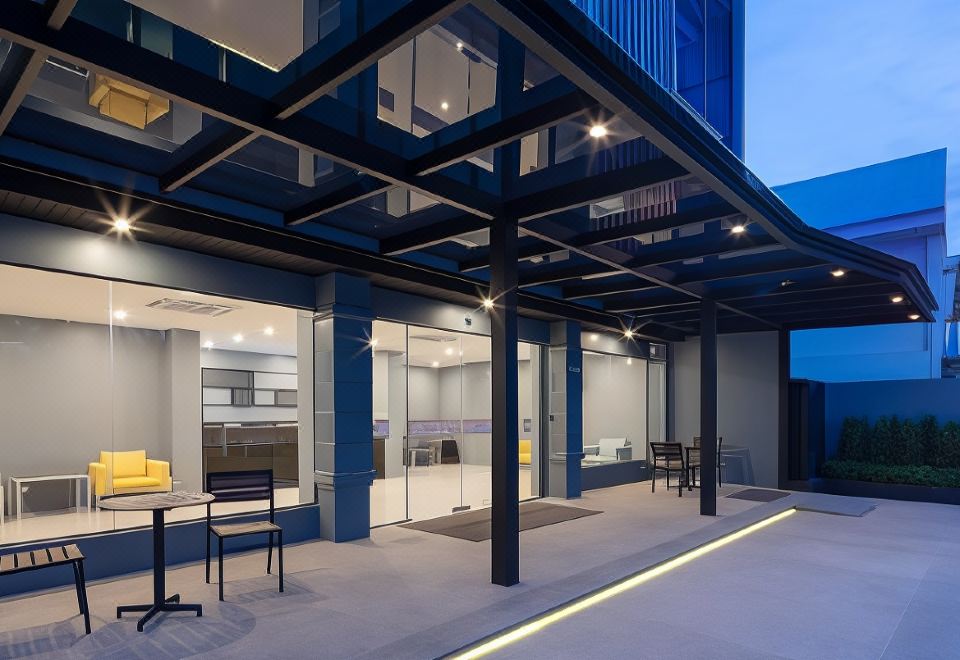 4. 노라 레이크뷰..