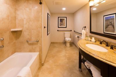 Mobility Hearing Accessible King Room with Tub