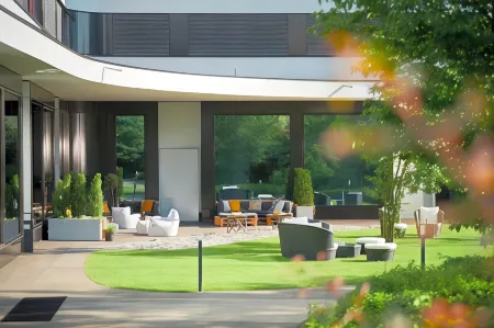 Dorint Airport-Hotel Zürich Отели рядом с достопримечательностью «Старый город Цюриха»