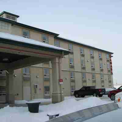 Ramada by Wyndham Red Deer Hotel and Suites Hotel Exterior