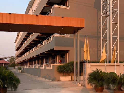 แคปิตัล โอ 75406 โรงแรมเอ็ม โรจนะ