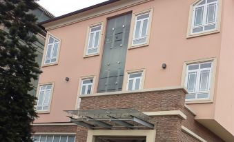 Grand Bee Suites