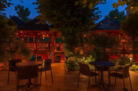 Les Etangs de Corot Отели рядом с достопримечательностью «Севрская фарфоровая мануфактура»