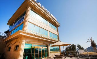 Hotel Sang Sang & Private Sang Sang Pool Villa - Housity