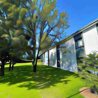 Sure Hotel by Best Western les Portes de Montauban Hotel Exterior