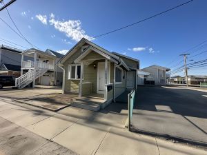 Newly Renovated 2 Bedroom House