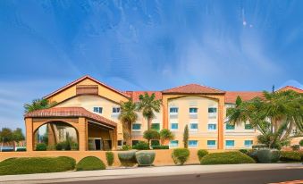 Comfort Suites Peoria Sports Complex