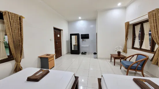 Ndalem Katong Guest House Ponorogo