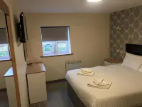 Alcester Inn Hotels in Coughton