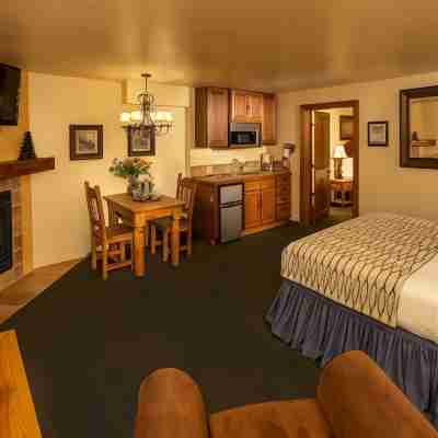 Alpine Village Suites Rooms