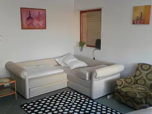 Zulu Cafe Apartment