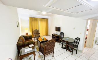 Delmon Suites