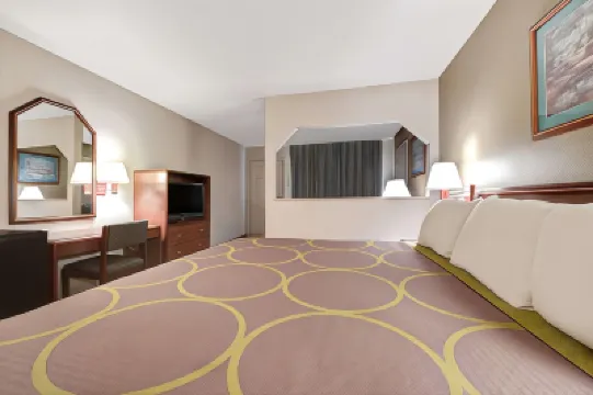 Super 8 by Wyndham Richardson Dallas Hotels in Park Central