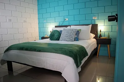Lolas Hotel a 