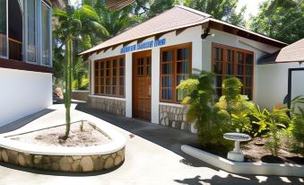Hibiscus Lodge Hotel