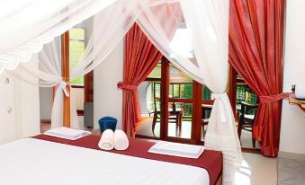 Green Hut Hotel & Restaurant - Housity