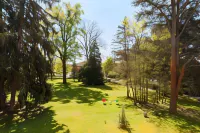 Logis Hôtel Le Parc de Geoffroy (anciennement Le Clos St Eloi) Hôtels à proximité de : L'Entrepôt Thiers Bar - Bowling - Laser Game - Snacking