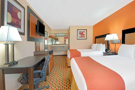 Days Inn by Wyndham Independence Hotels near Arrowhead Stadium