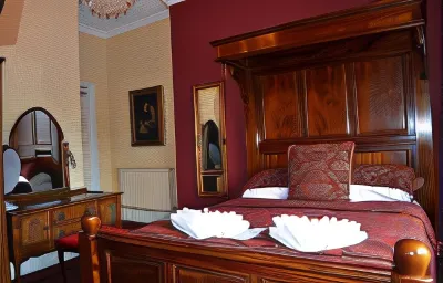 The Red Lion Hotels in Manordeilo and Salem