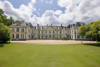 Château de Lannouan Hotels in Belz