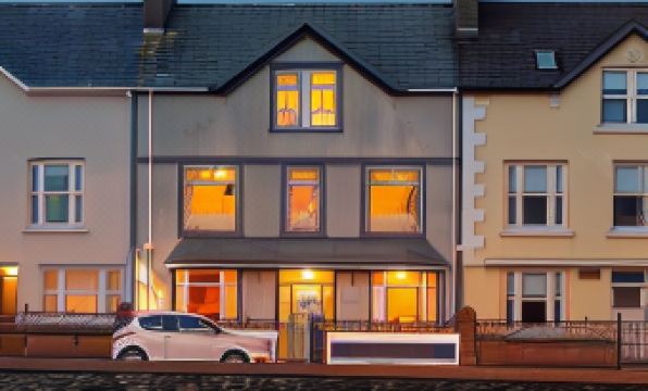 8. 더 워터프런트..