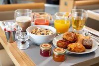 Tour de Nesle la Rochelle Vieux Port