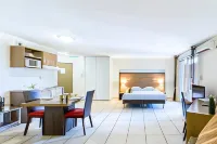 Garden & City Aix En Provence - Rousset Hotels in La Bouilladisse