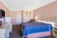 Super 8 by Wyndham Hayward Downtown Hotels in Hayward