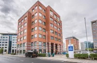 Joy Hotel - parking