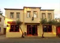 Queen Bee Hotel Hotels near The Temple of Artemis