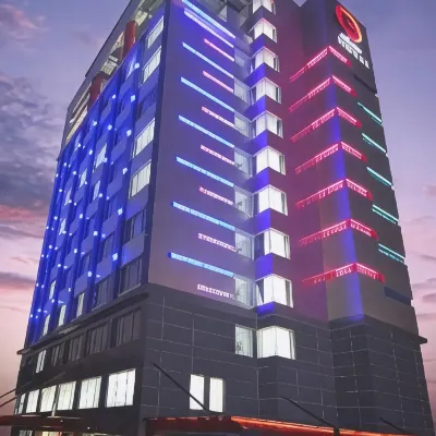 G Suites Hotel by Amithya Hotel dekat Stasiun Kereta Gubeng
