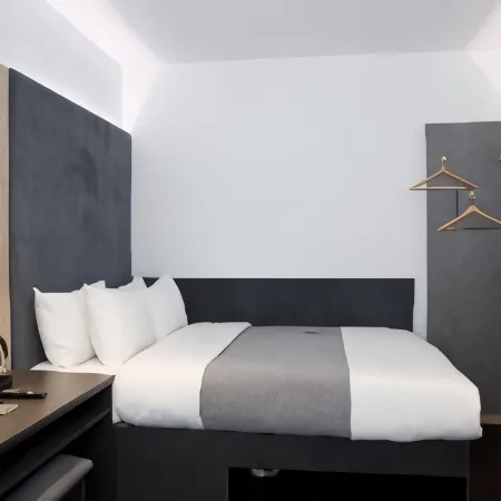 The Z Hotel Bath Отели рядом с достопримечательностью «Сад «Парейд-Гарденс»»