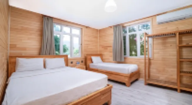 Lemon Garden Lodge