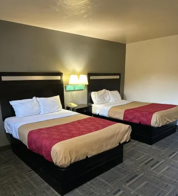 Budget Host Inn Charleston - parking