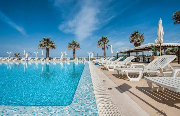 狄俄斯庫灣宮殿酒店